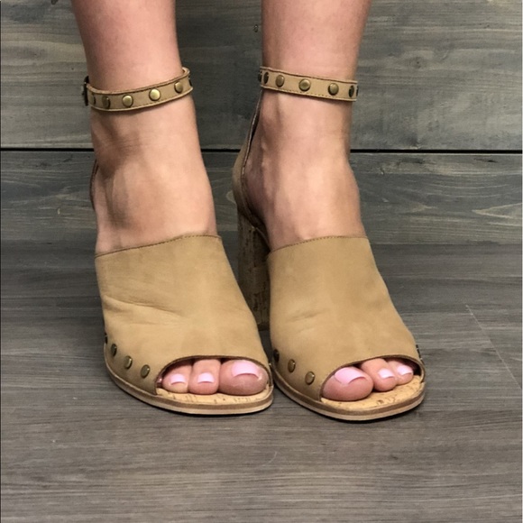 Genuine Leather Studs Cork Heel Peep Toe Sandals - Picture 3 of 6